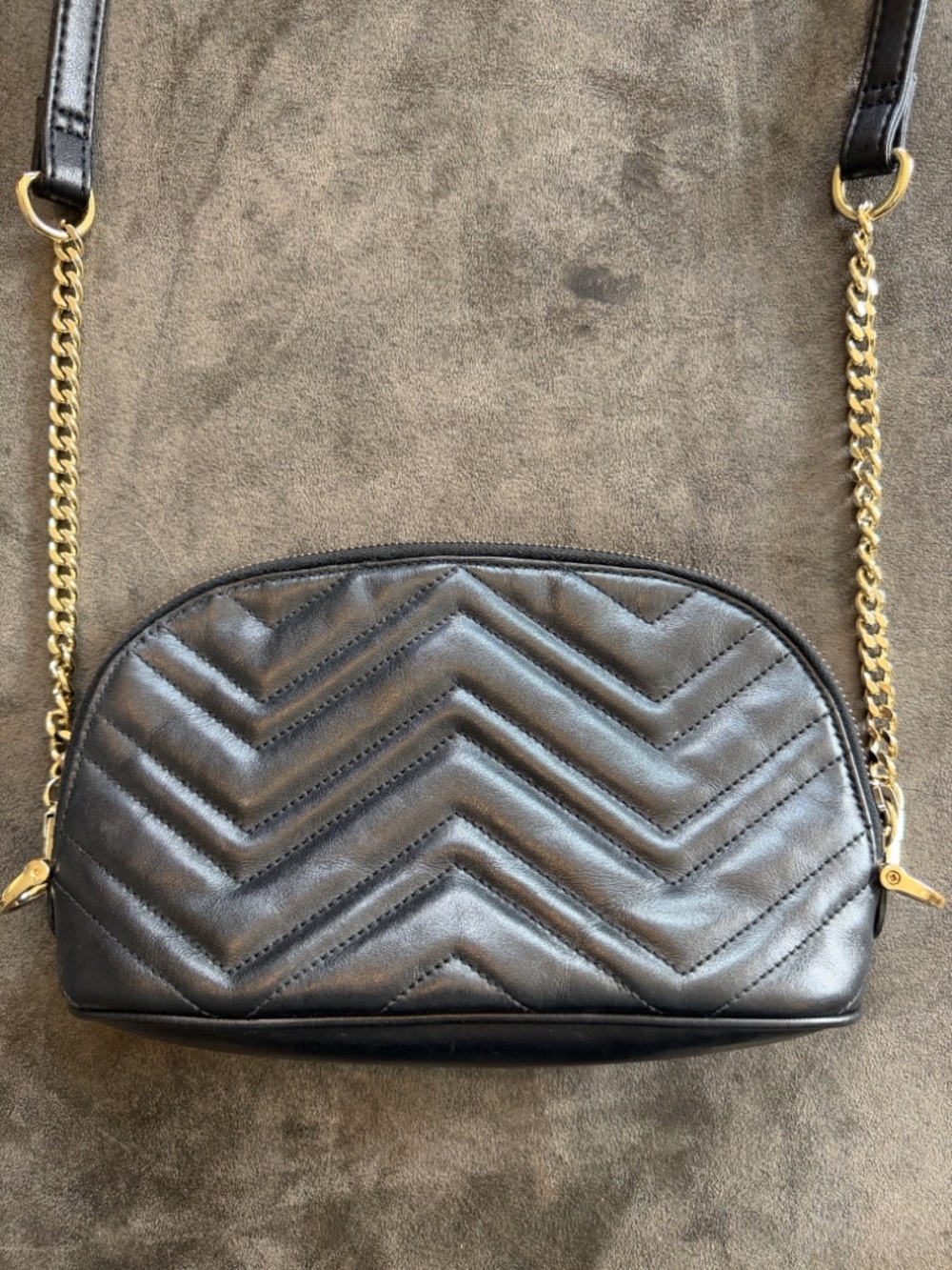 Gucci Black GG Matelasse Calfskin Leather Crossbody Bag, Cosmetic Bag - Picture 2 of 6